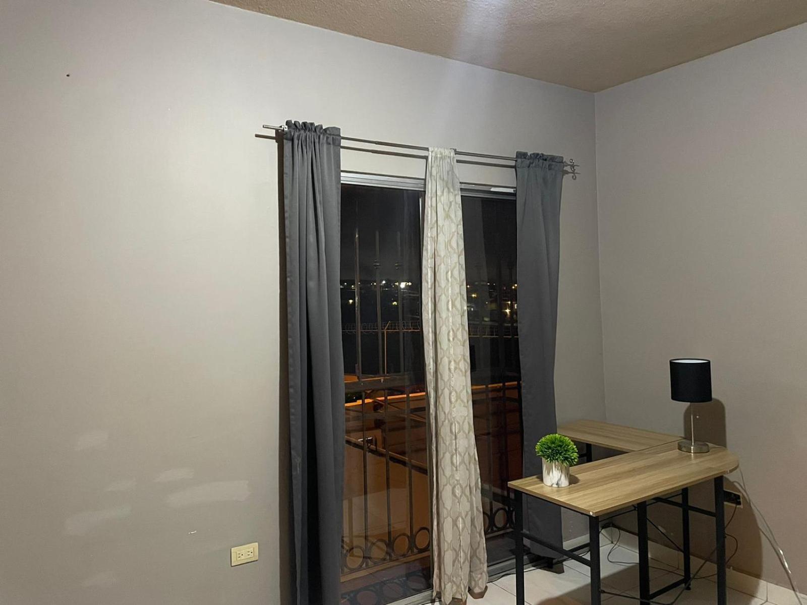 Spacious Rooftop House W/ King Bed Tijuana Luaran gambar